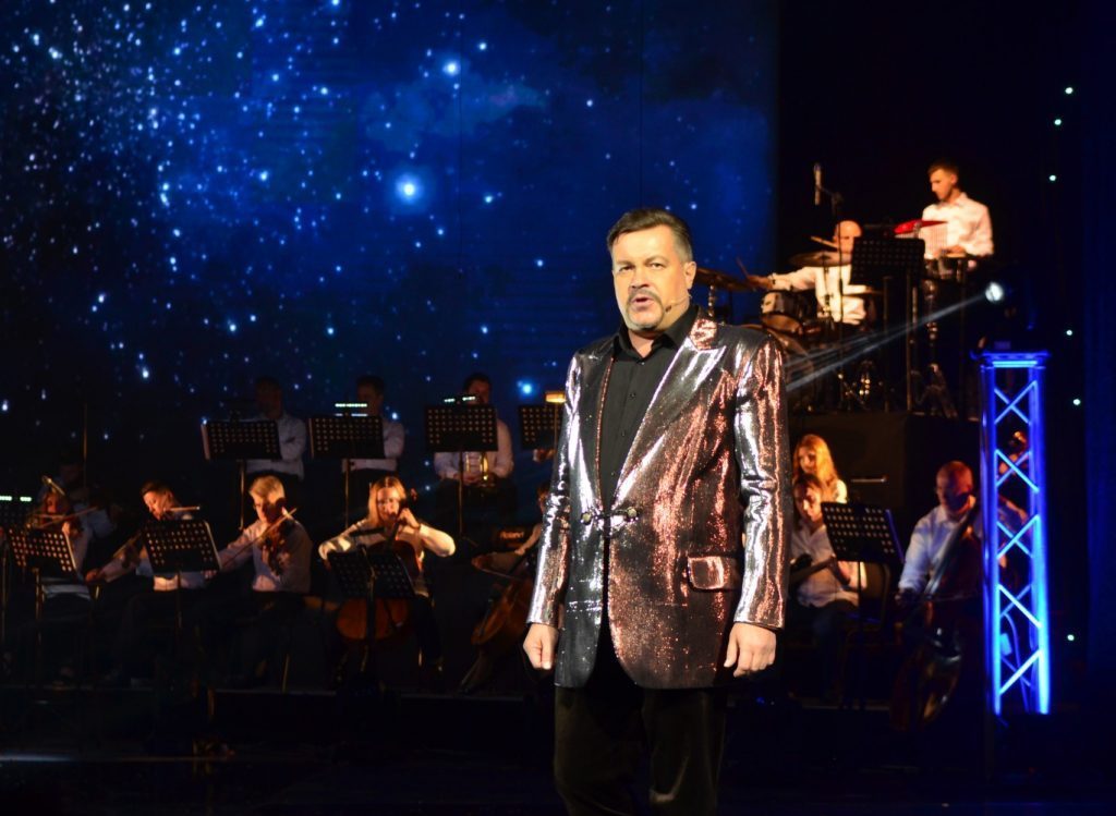 «Волшебный мир кулис»