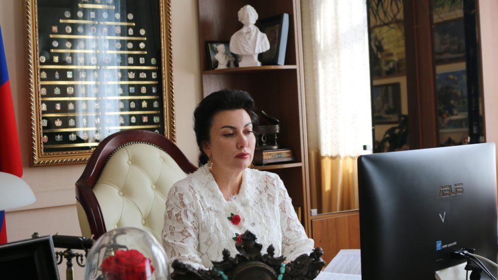 Арина Новосельская провела совещание по вопросу оказания подведомственными учреждениями помощи крымчанам, пострадавшим от наводнения